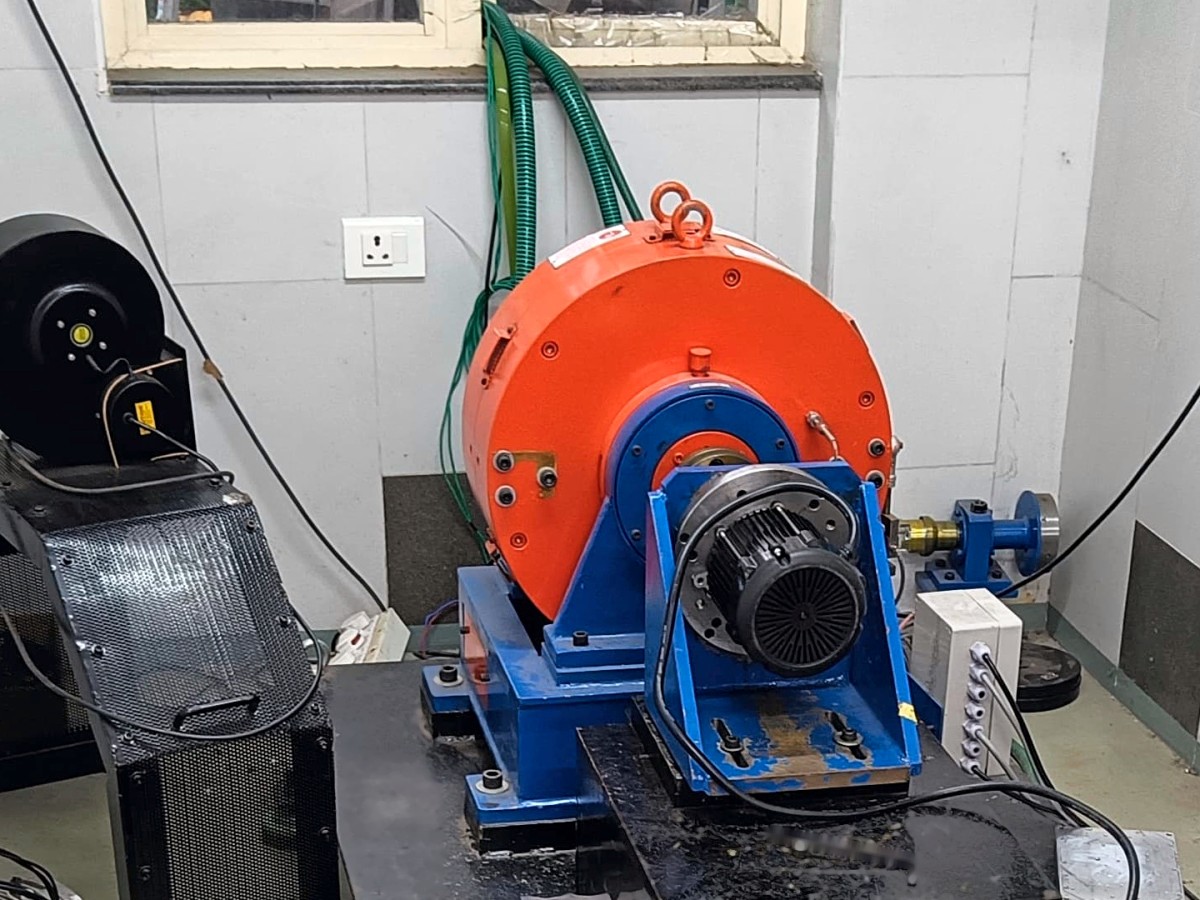 20 kW dynamometer bench with a motor under test