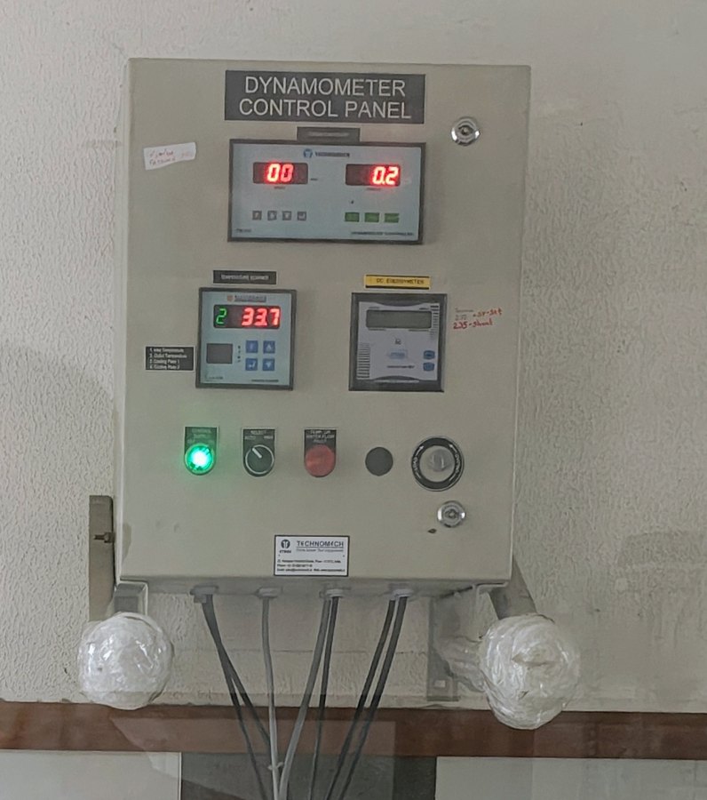 Dynamometer control panel with speed, torque and temperature readouts